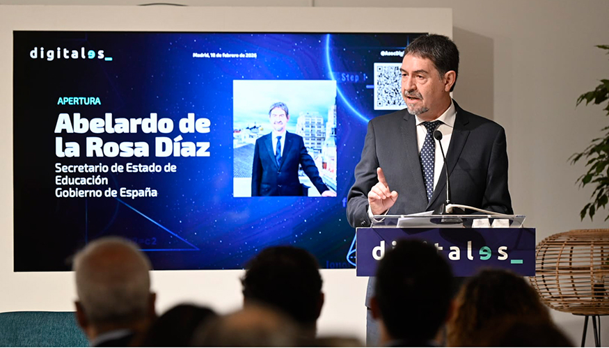 Abelardo de la Rosa D�az, secretario de Estado de Educaci�n, defendi� que el debate no debe centrarse en la presencia o no de tecnolog�a en las aulas...