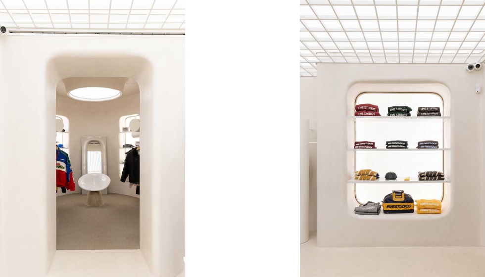 Ocupando 130 m� y distribuidos en dos plantas, se plantea como un espacio funcional...