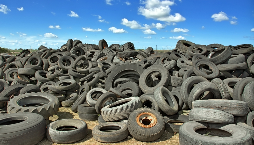 Acumulaci�n de neum�ticos usados...