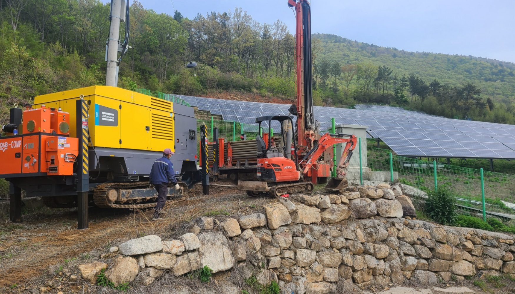 El compresor X28 de Atlas Copco trabajando en un pozo de aguas profundas en Yeosu, Corea del Sur