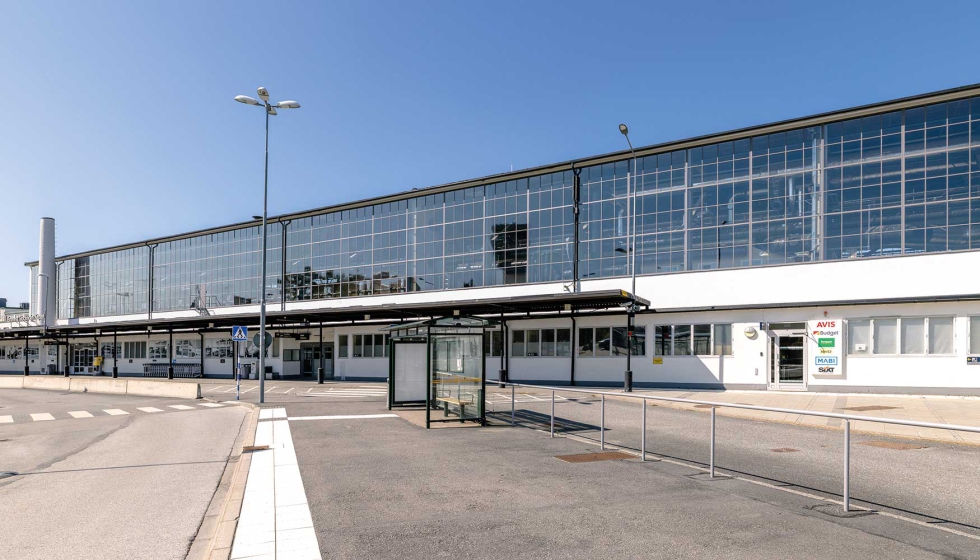 El aeropuerto de Bromma, en Suecia, ha renovado su fachada y cambiado los vidrios originales por vidrios al vac�o Fineo de AGC...