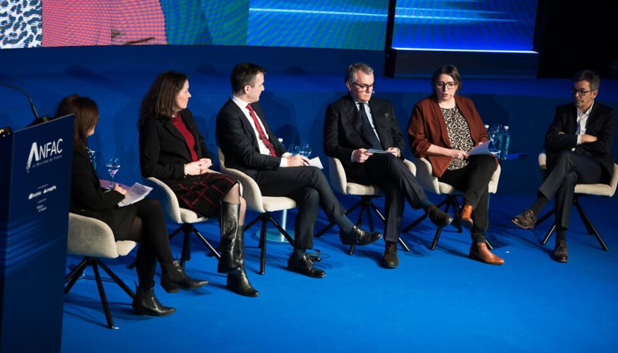 En la mesa �Visi�n Europa�...