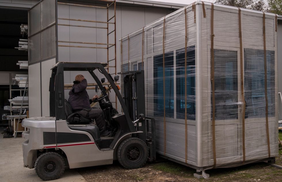 Las condiciones laborales de los trabajadores de obra off site son significativas en t�rminos de seguridad y conciliaci�n laboral...