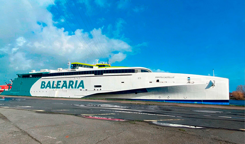 El nuevo trimar�n de Bale�ria, bautizado en honor a la ocean�grafa Pepita Castellv�, combina alta velocidad...