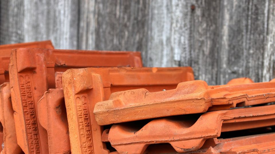 Valor m�dio atinge 1.059� em fevereiro perante forte press�o sobre a oferta, segundo a Fixando