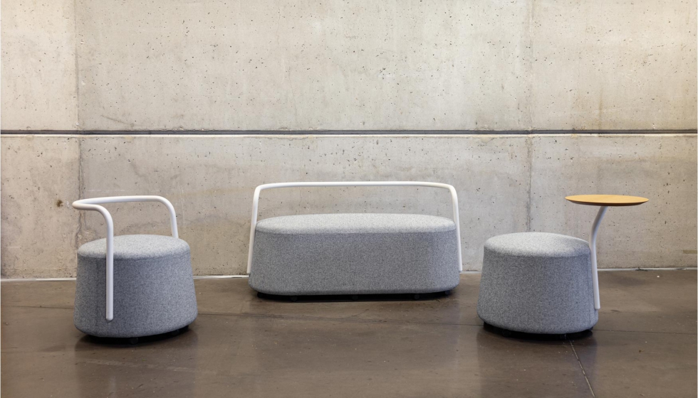 La colecci�n de pufs, en versiones simple y doble, ha sido concebida para favorecer la colaboraci�n espont�nea y el confort en contextos informales...