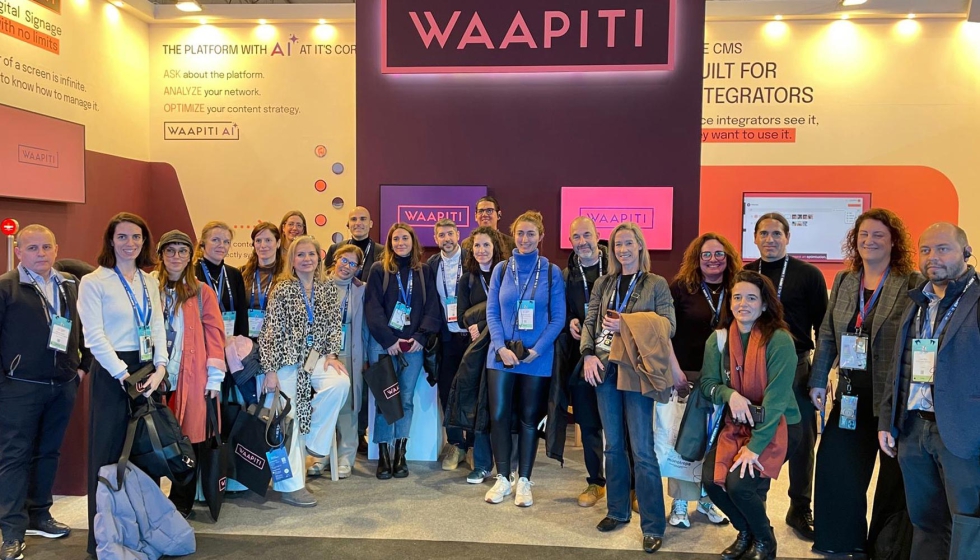 Foto de familia de los participantes en el tour que Cl�ster Ambit organiz� en el marco de ISE 2026 en Fira Barcelona � Gran Via...