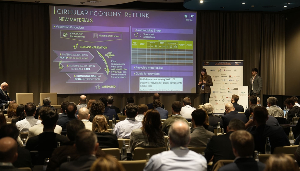 Representantes de SEAT durante el debate sectorial sobre competitividad y transformaci�n industrial en Europa