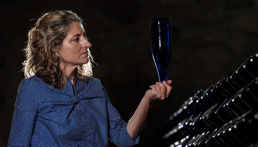 Paula Fandi�o lidera el equipo de bodega de Mar de Frades como gerente y en�loga