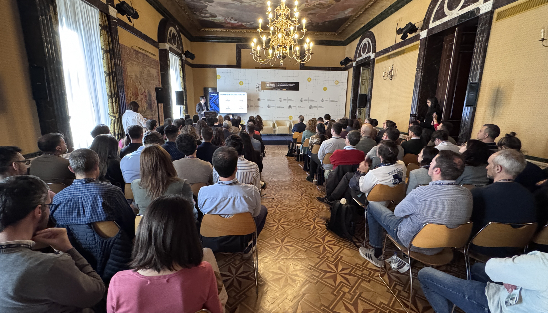 Numerosos profesionales llenaron la sala de conferencias del Palacio de Zurbano de Madrid para asistir a INFRABIM 2026