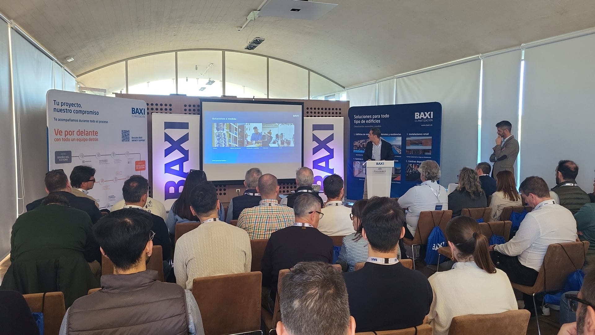 Jaume Alcover durante su exposici�n