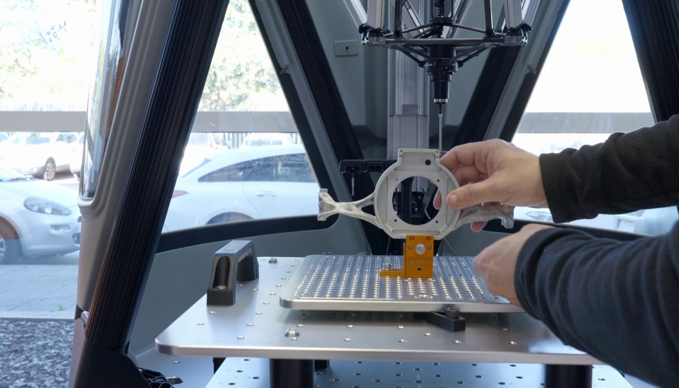 Renishaw presenta un componente estructural destinado al sector aeron�utico y de defensa fabricado mediante impresi�n 3D en metal...