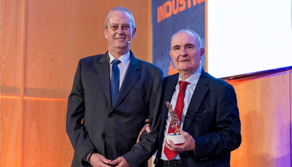 Juan del Olmo, presidente de AIQBE, junto a Juan Manuel D�az del Valle...