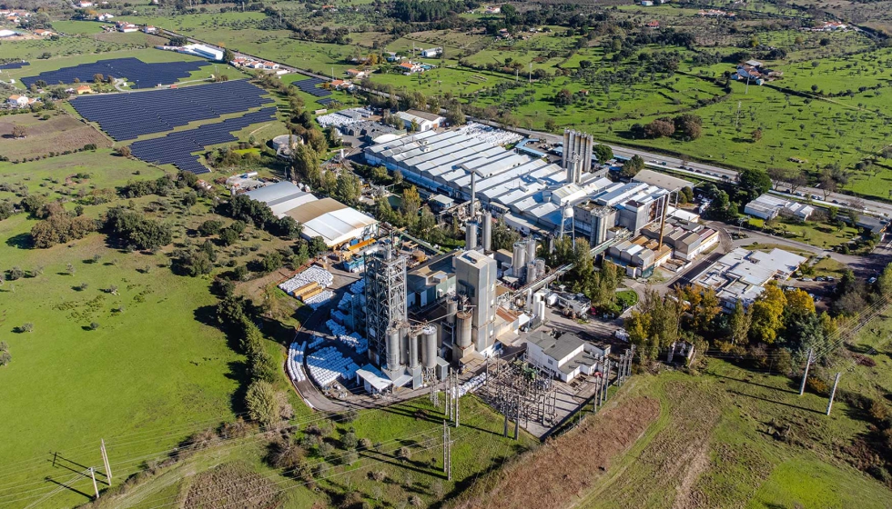 Vista a�rea de la planta de producci�n de �ltima generaci�n en Portalegre, Portugal, donde la innovaci�n...