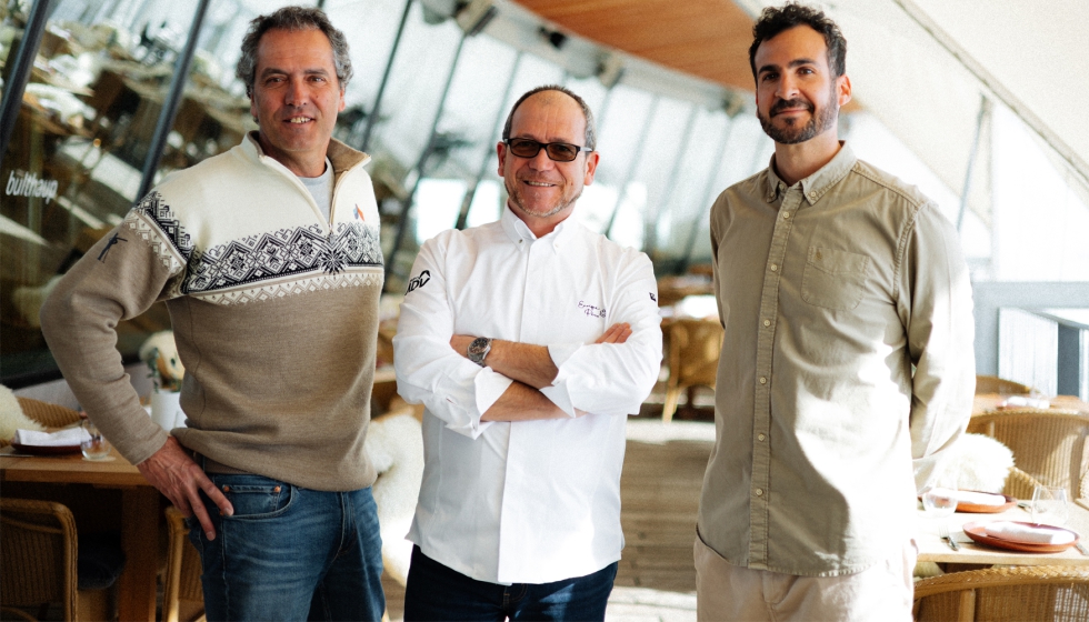 Enrique P�rez, chef del restaurante El Doncel de Sig�enza, junto a Carles Jordi, organitzador de las Jornadas Gastron�micas...