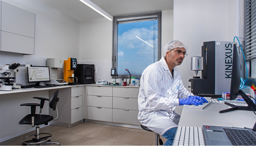 La IA ofrece una forma de afrontar los retos a los que se enfrentan las empresas alimentarias, no sustituyendo la experiencia humana...