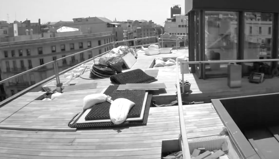 Detalle del proceso de obra de un nuevo espacio verde de Verveine con condiciones de ejecuci�n complejas y limitantes...