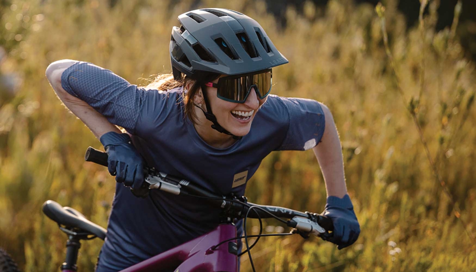 El equipo global de MTB de Leatt para 2026 integrar� riders de Copa del Mundo, descenso y freeride. En la foto, Hailey Elise...