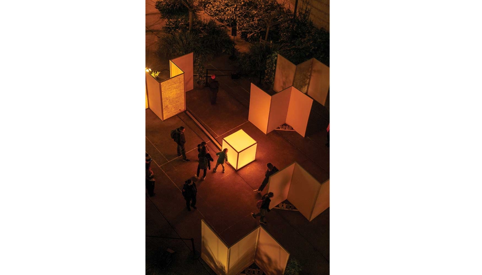 La instalaci�n desarroll� una atm�sfera en tonos c�lidos mediante la aplicaci�n de tecnolog�a 1001-3000K de �mbar puro sin componente azul...