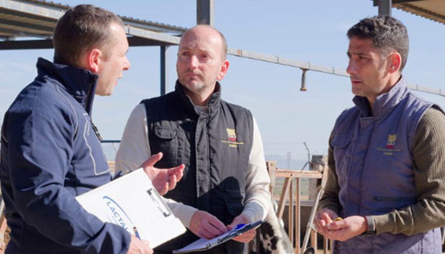 T�cnicos de la Estaci�n Experimental del Zaid�n (EEZ-CSIC) y de la multinacional l�ctea Lactalis