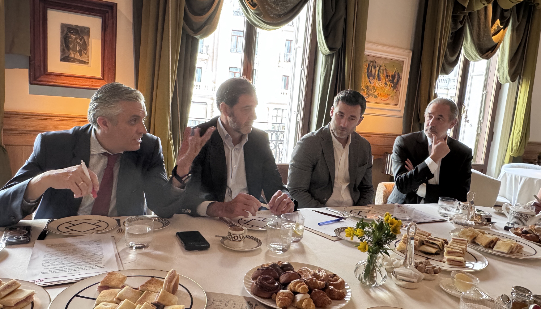 Desayuno de prensa...