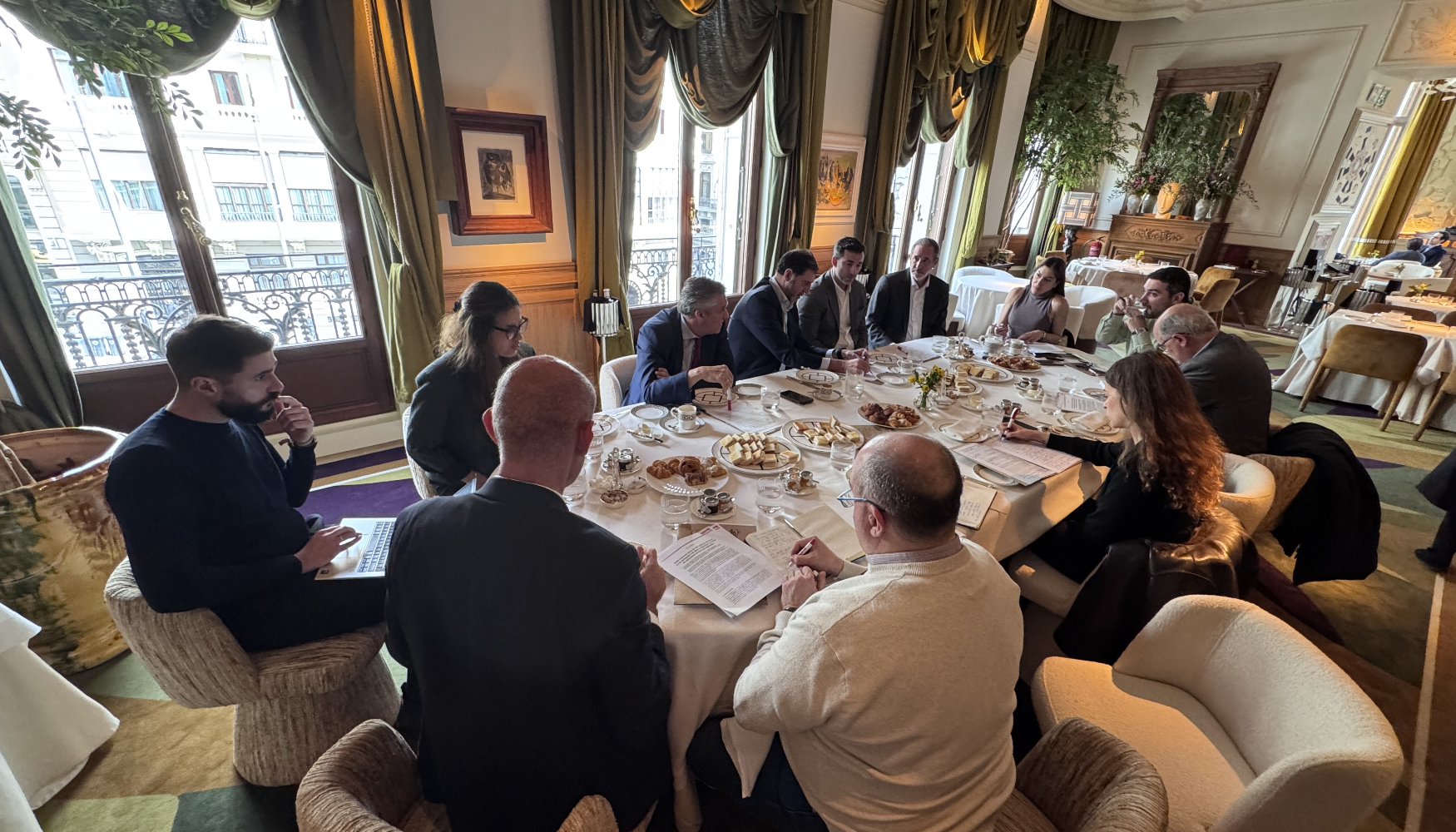 El singular Edificio Metr�polis de Madrid acogi� el desayuno de prensa de GAM, en el que la compa��a dio las pinceladas m�s destacadas de su pasado...