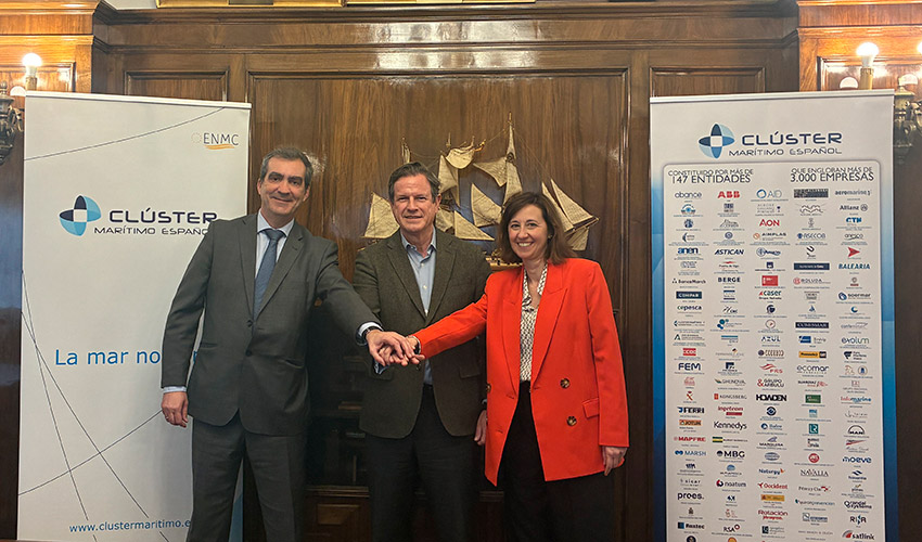 Jos� Mar�a Tejero, secretario general del Cl�ster Mar�timo Espa�ol; Javier Garat, presidente del Cl�ster Mar�timo Espa�ol; y Raquel Ibares...
