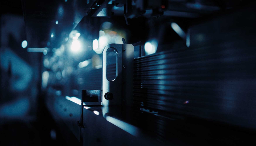 Dependiendo de la configuraci�n, basta con un solo operario; la instalaci�n est� dise�ada para funcionar de forma aut�noma durante varias horas...