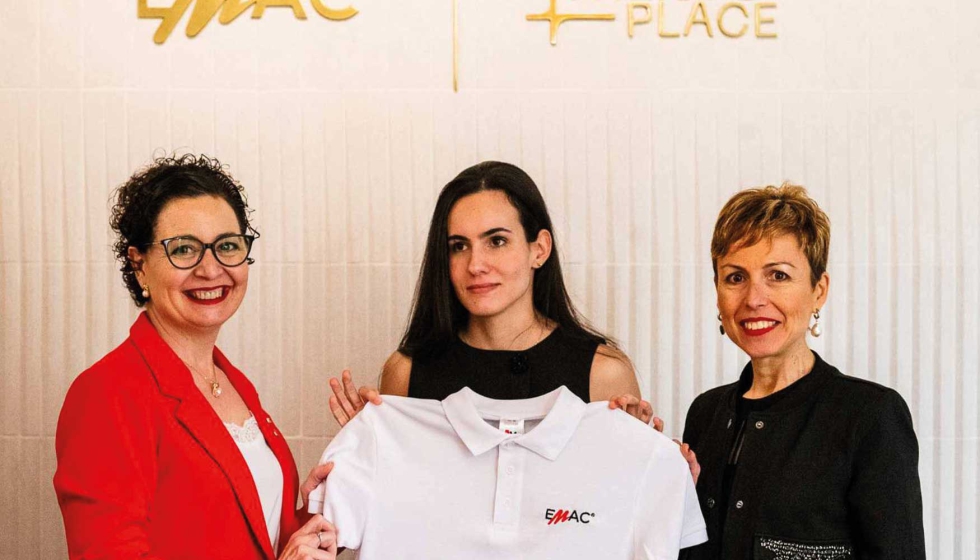 La medallista ol�mpica, Alba Garc�a Falag�n, durante su visita a la sede de EMAC en Valencia