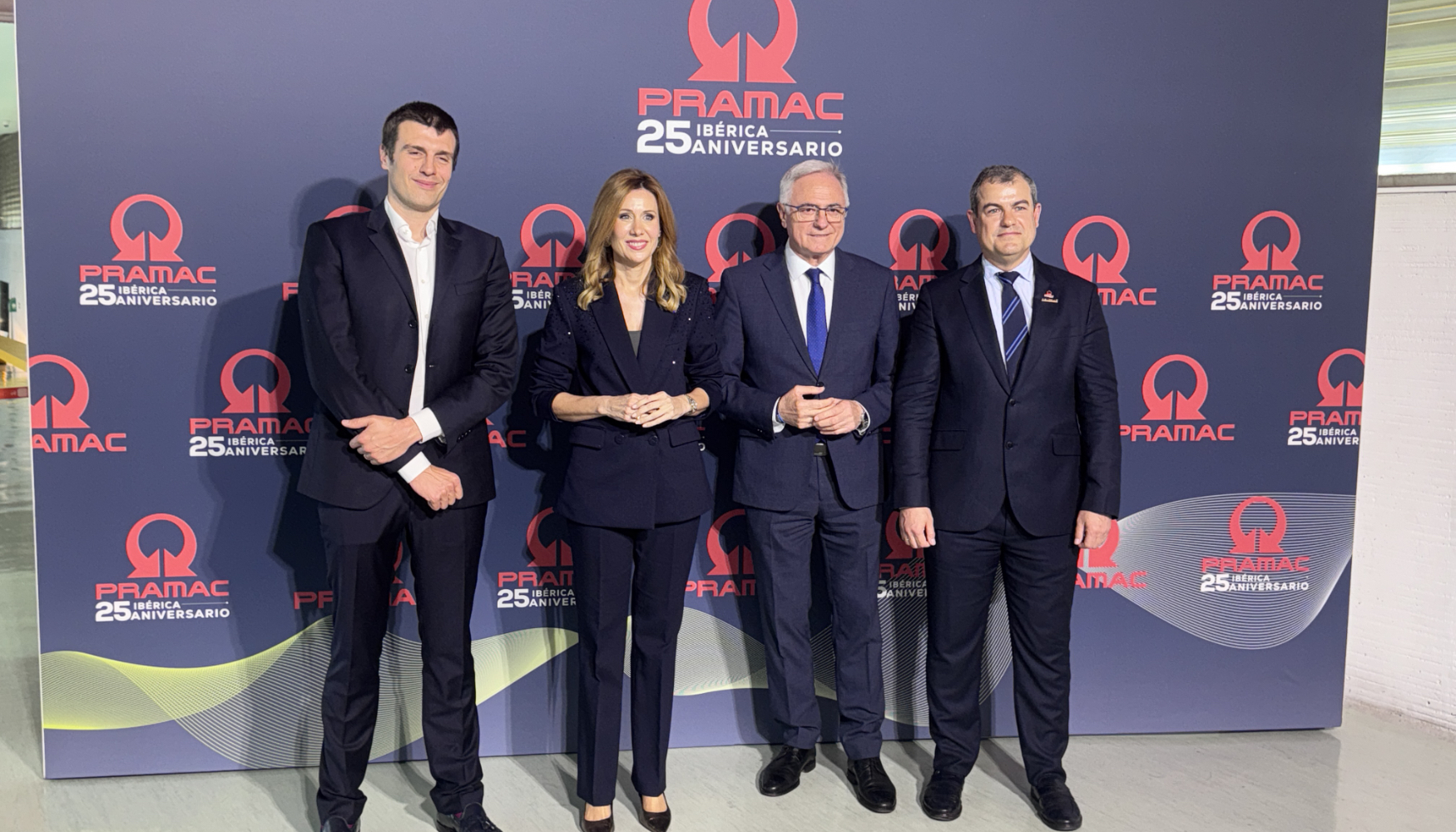 De izquierda a derecha...