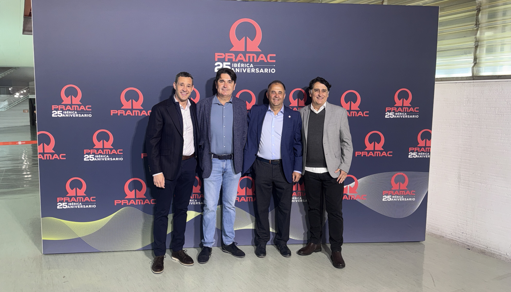 De izquierda a derecha...