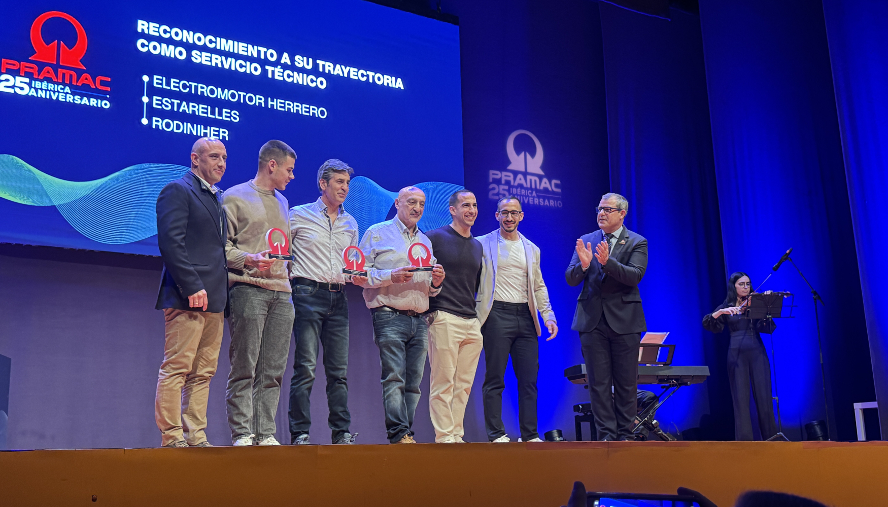 Reconocimiento a la trayectoria de los servicios t�cnicos