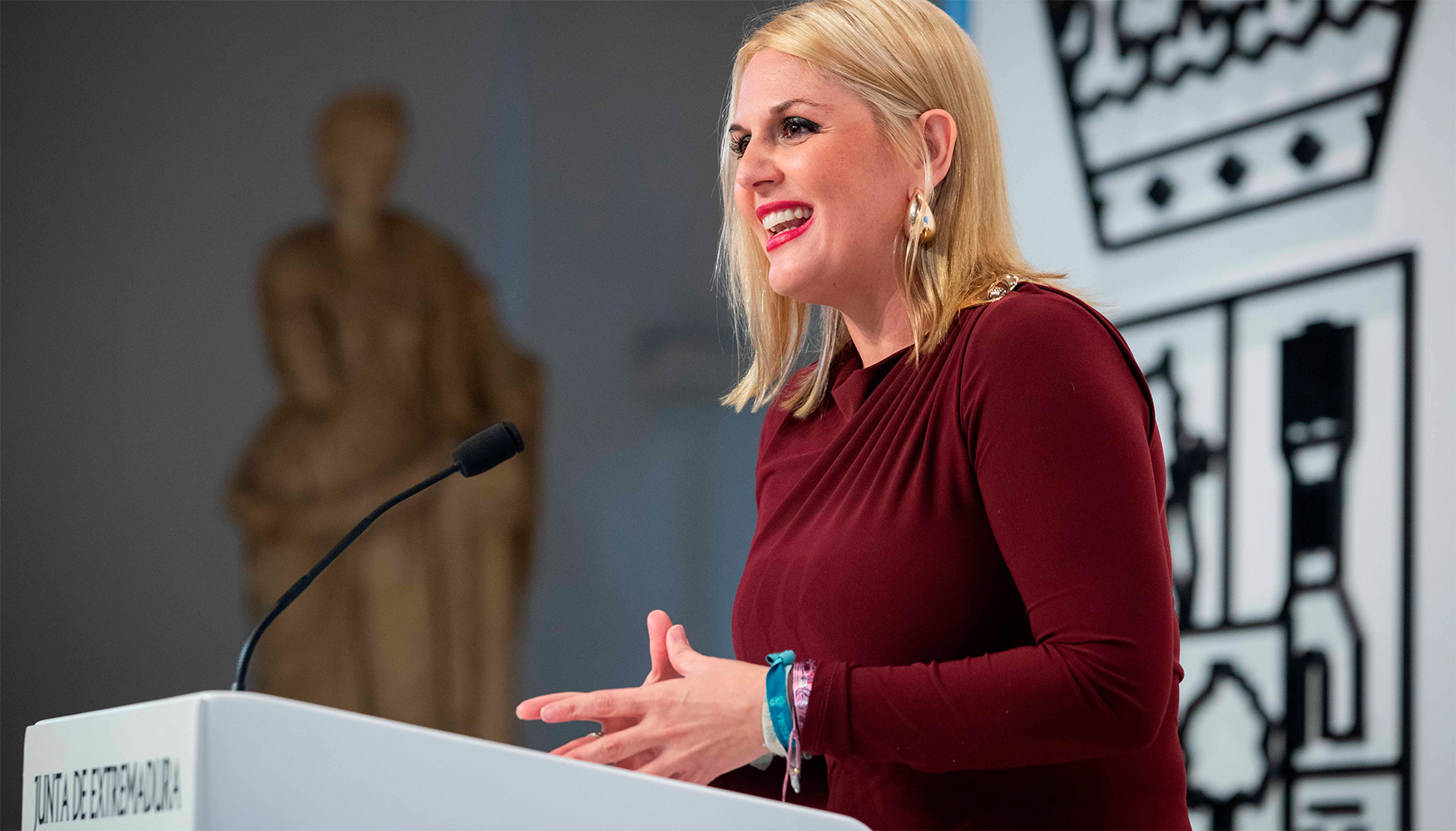 Intervenci�n de Elena Manzano, portavoz del Ejecutivo en funciones