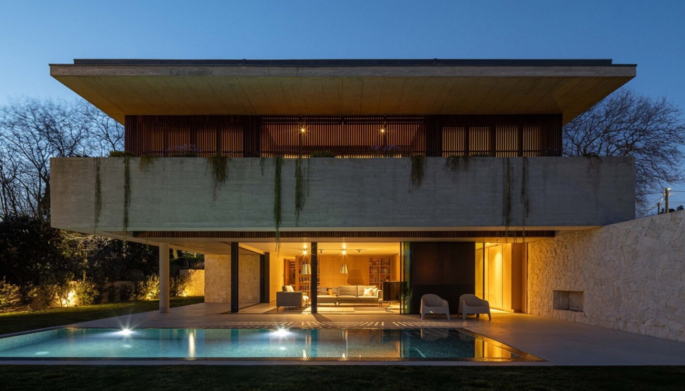 Casa M, Jorge Prata & Eduardo Soares / Silverline, se ha adjudicado el Bronce en la categor�a de Mejor Arquitectura de Espacios Habitables...