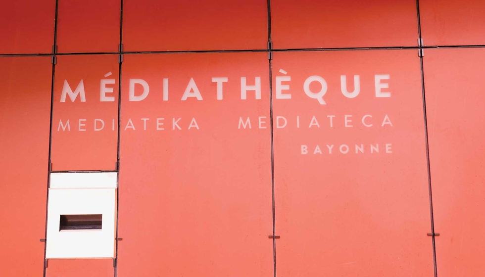 Renovaci�n de la Mediateca municipal situada frente a la Catedral de Santa Mar�a de Bayona...