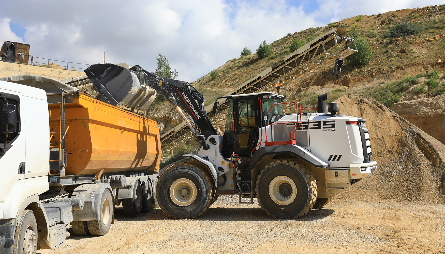 El stand del Instituto Tecnol�gico de Arag�n acoger� una versi�n completamente aut�noma de la pala cargadora HMK 635WL