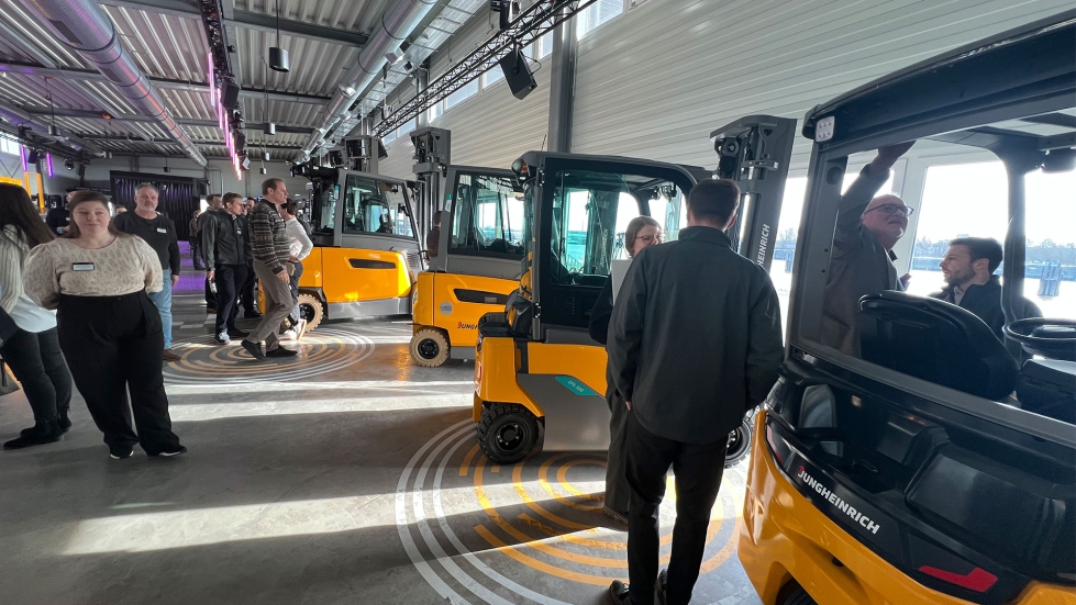 Muestras de carretillas de Jungheinrich que se expusieron durante el evento