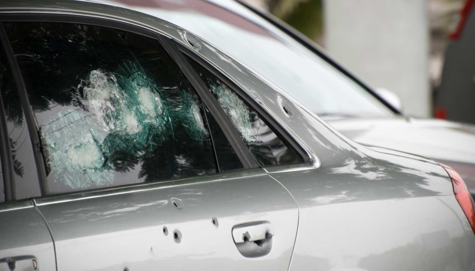 Las placas bal�sticas se utilizan como blindaje para proteger veh�culos civiles y militares, barcos y aviones de los disparos. Foto: IStockphoto...