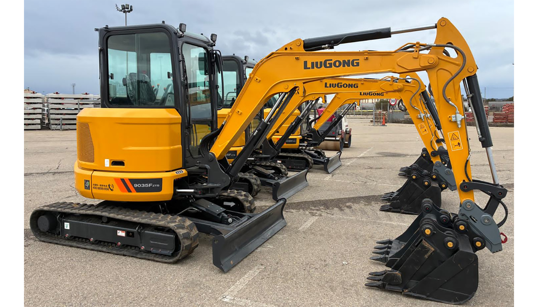 Algunos de los equipos subastados