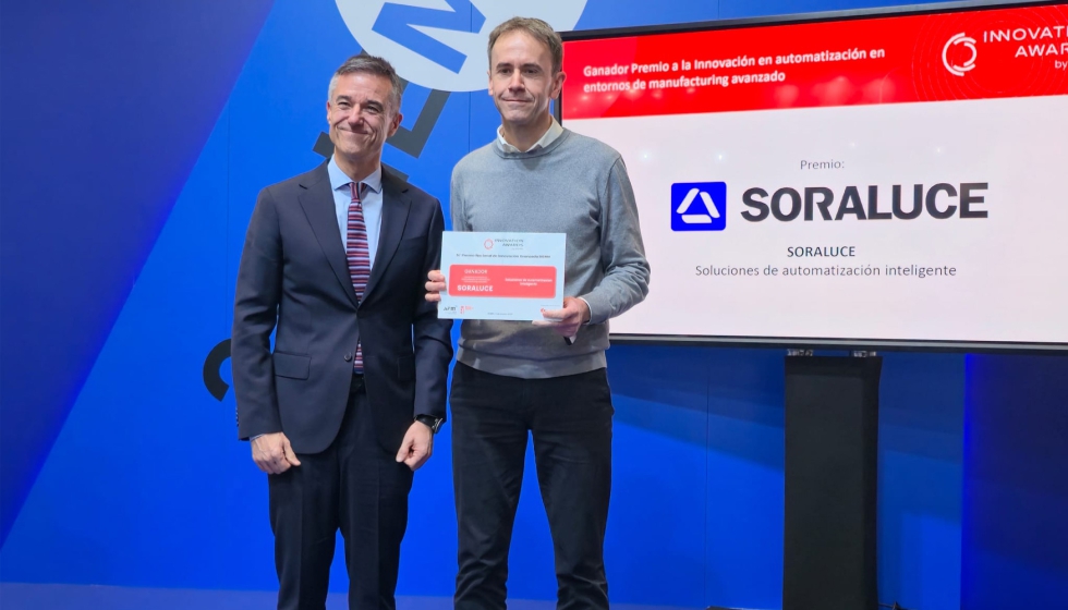 Xabier Ortueta; el director general de BEC, hizo entrega del galard�n a Xabier Mendizabal, director general de I+D de Soraluce...