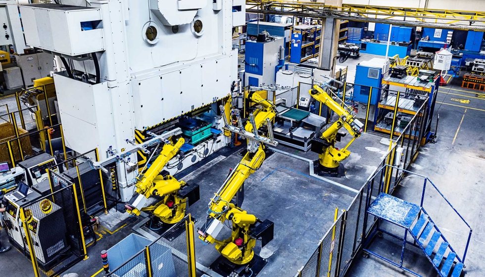 Linha de produ��o automatizada numa unidade industrial