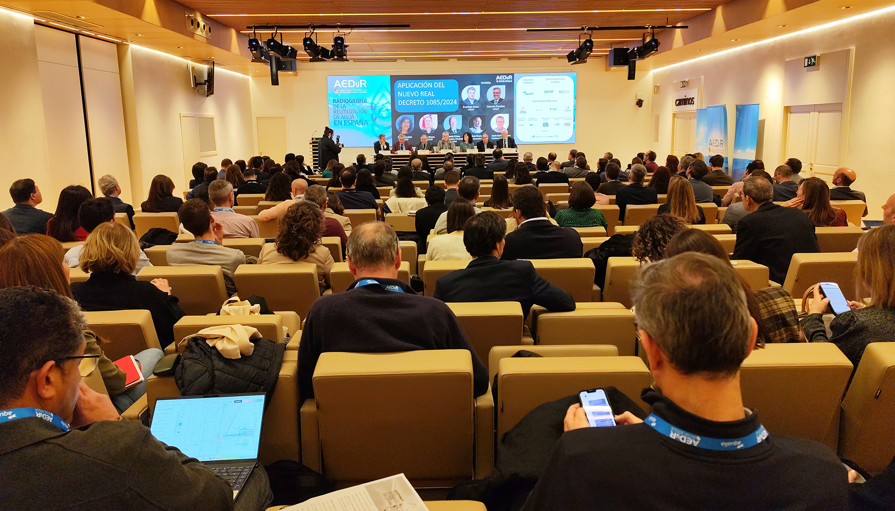 Cerca de doscientos representantes de Administraciones p�blicas...