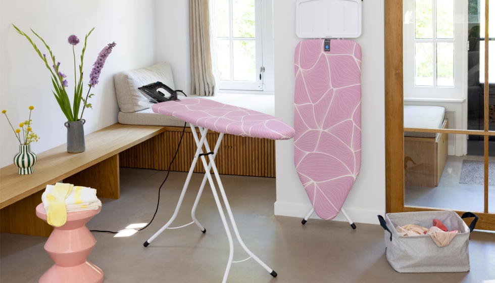 Tabla de planchar C de Brabantia, con soporte para generador de vapor, modelo Lilac Waves