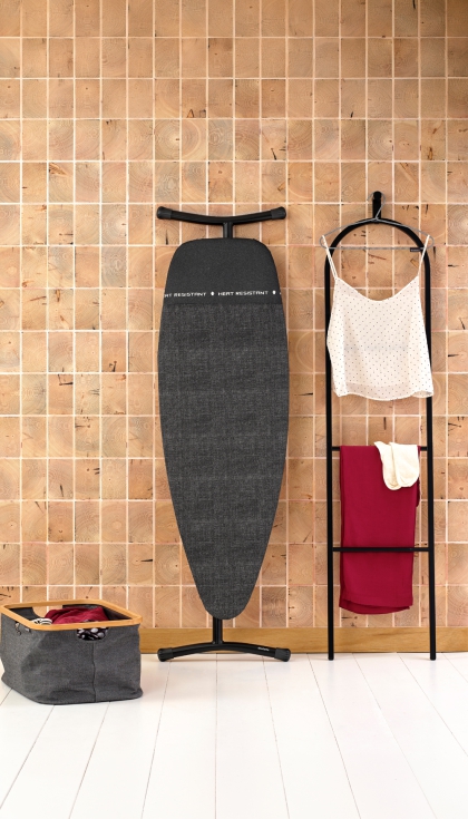Tabla de planchar D de Brabantia, con zona de apoyo integrada resistente al calor, modelo Denim Black
