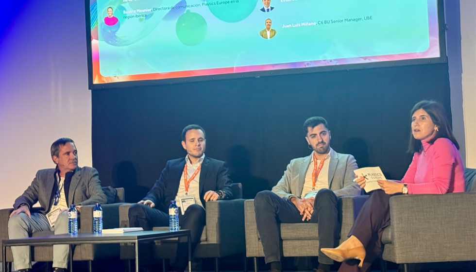 Mesa redonda �Claves para revertir la tendencia�, con la participaci�n de representantes de Dow, UBE y el Ministerio de Industria y Turismo...