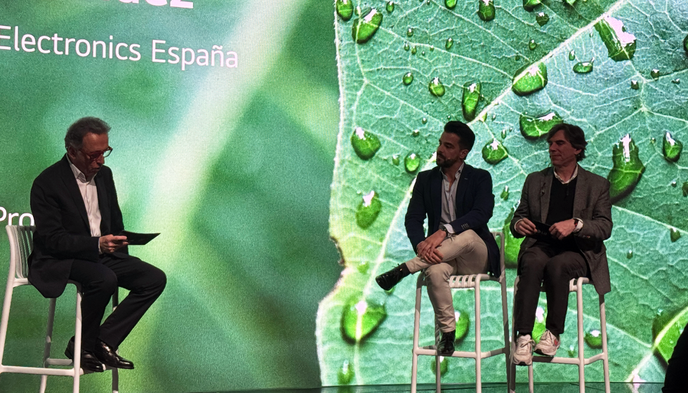 Carlos Montoya y Miguel �ngel Fern�ndez, durante el debate con el presentador