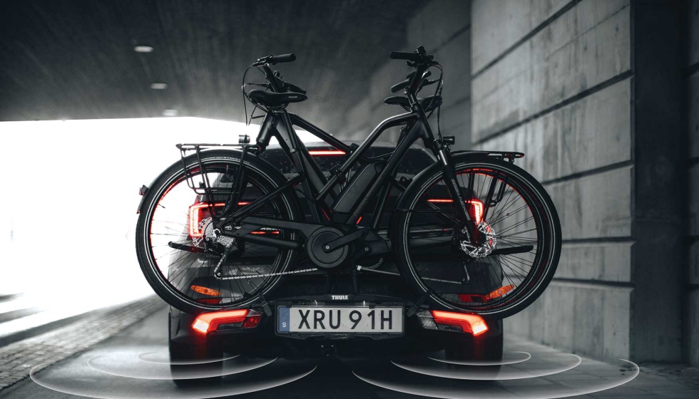 El nuevo Thule Epos ParkSecure integra sensores de aparcamiento en el propio portabicicletas