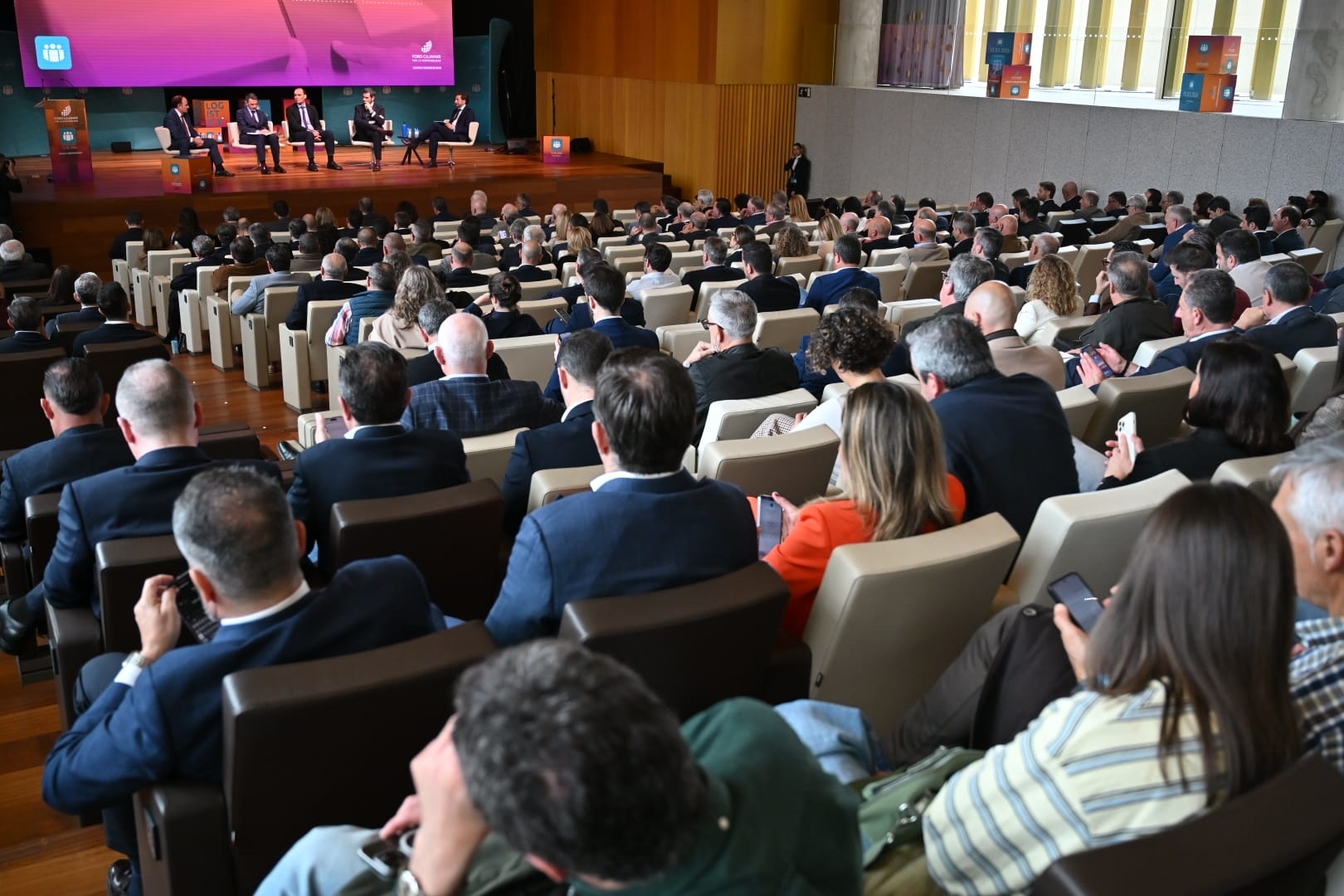 Imagen de la mesa redonda correspondiente al segundo bloque