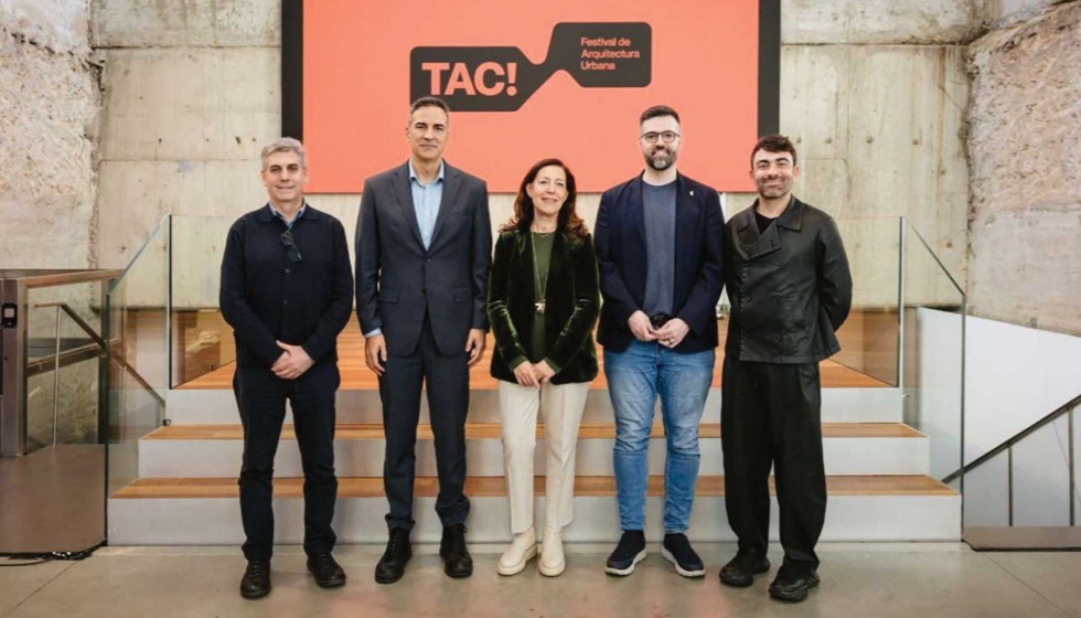 De izquierda a derecha...