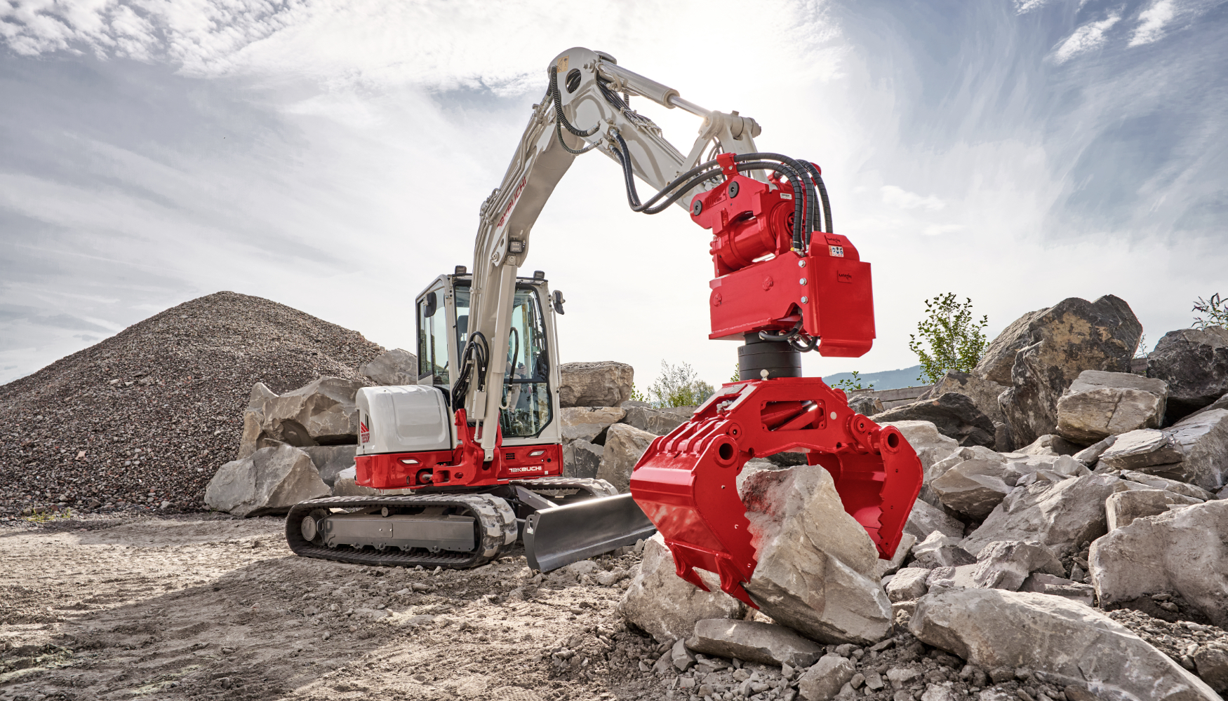 Miniexcavadora Takeuchi TB350R con pinza HUPPGrip